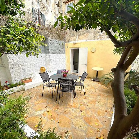Traditional House With Ivy Garden Corfu  Bagian luar foto
