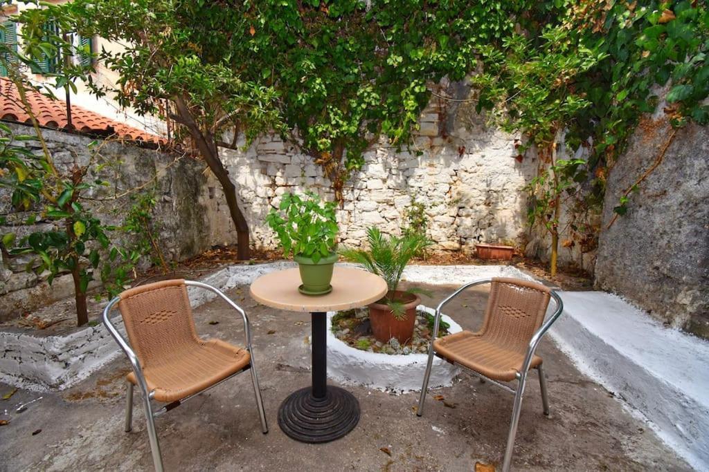 Traditional House With Ivy Garden Corfu  Bagian luar foto
