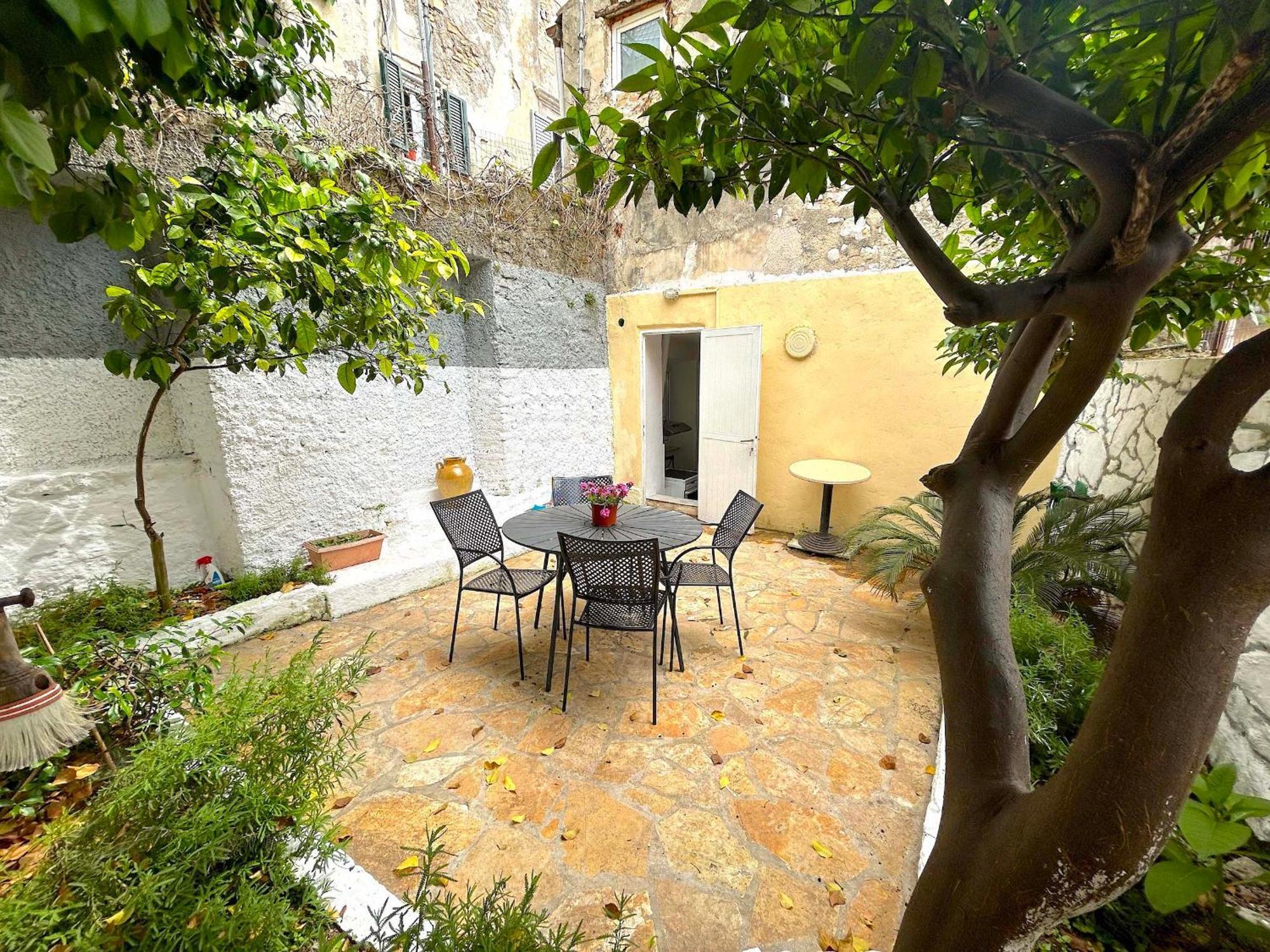 Traditional House With Ivy Garden Corfu  Bagian luar foto
