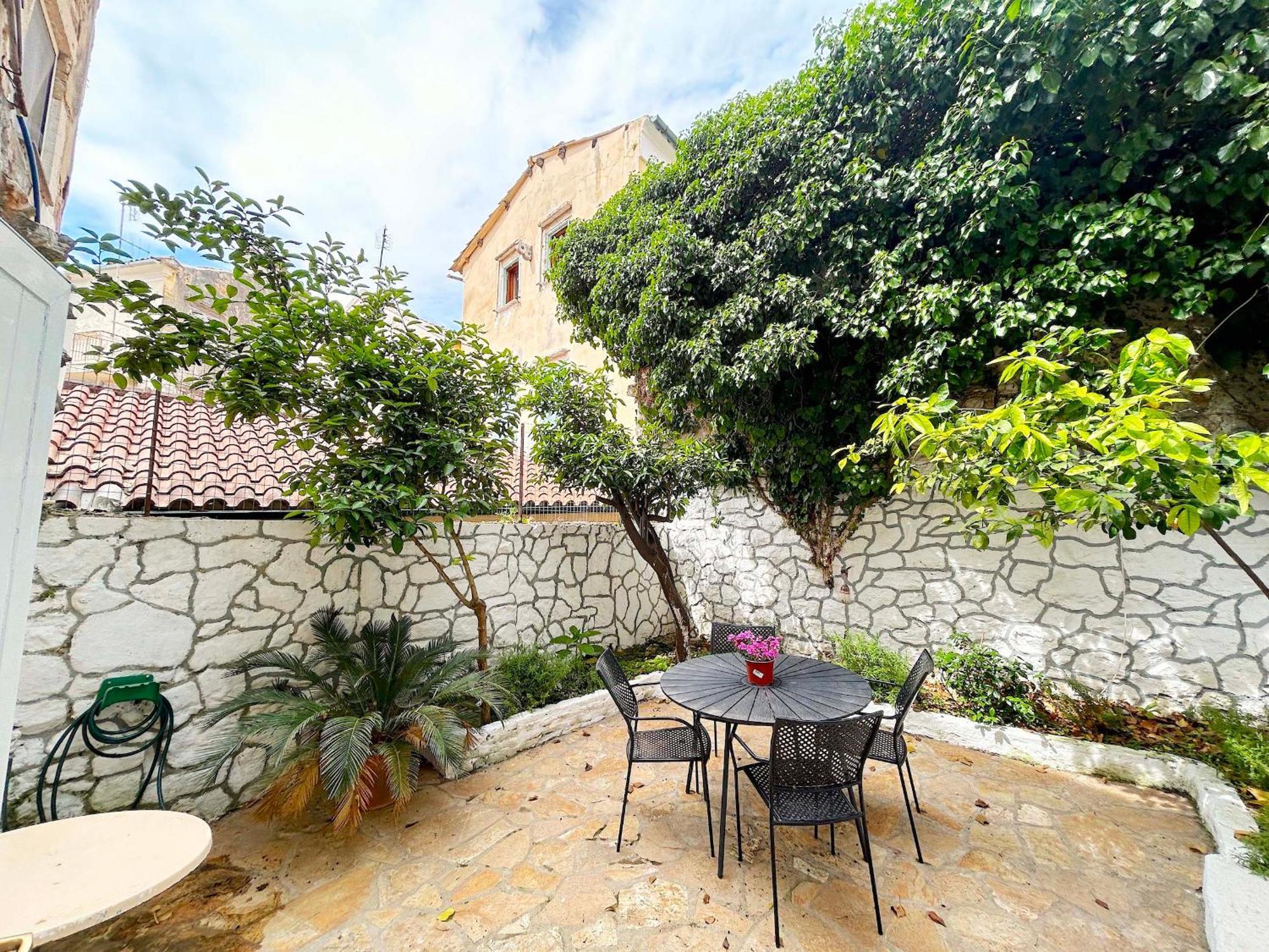 Traditional House With Ivy Garden Corfu  Bagian luar foto